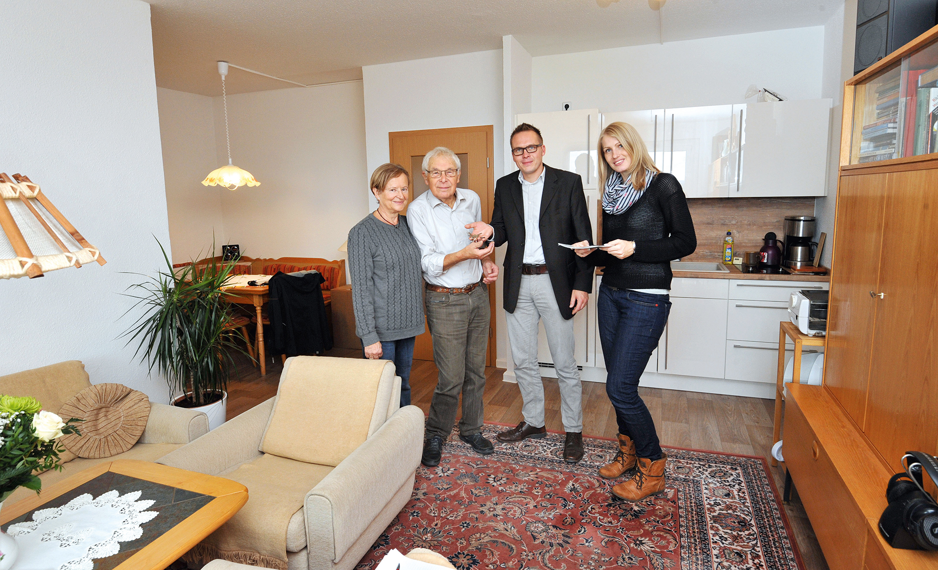 Wolfgang Läsker und Katrin Spengler fühlen sich wohl in ihrer neuen Wohnung.
